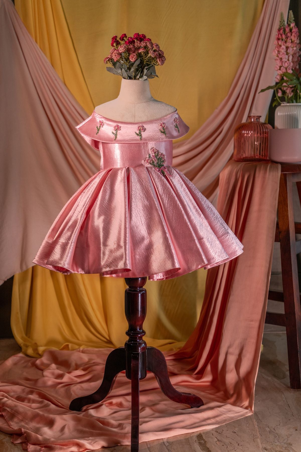 Bouquet Fabia Satin Frock Video Twirly Tutus